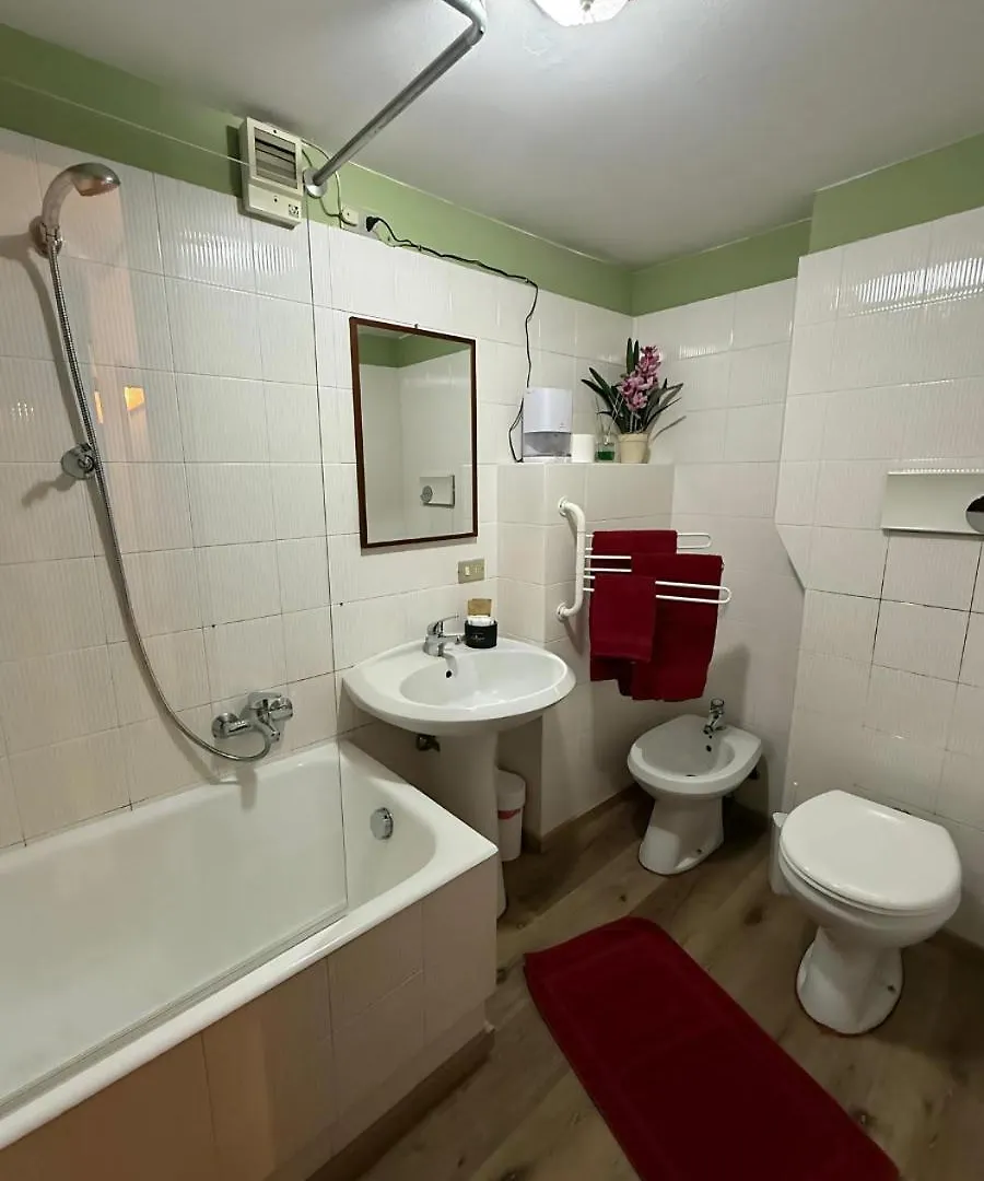 Casa Nella Corte Bellano Apartment
